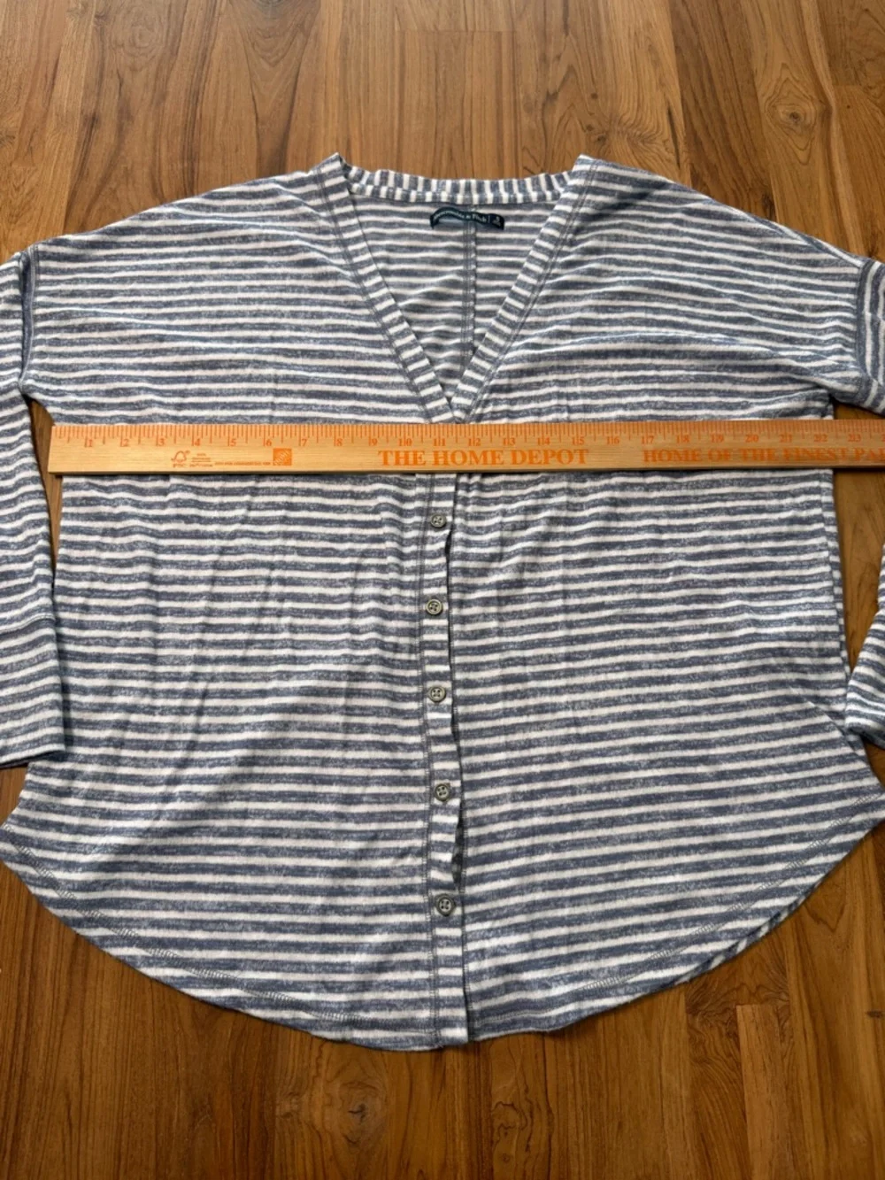 Abercrombie & Fitch Cardigan Sweater Women’s Small Striped